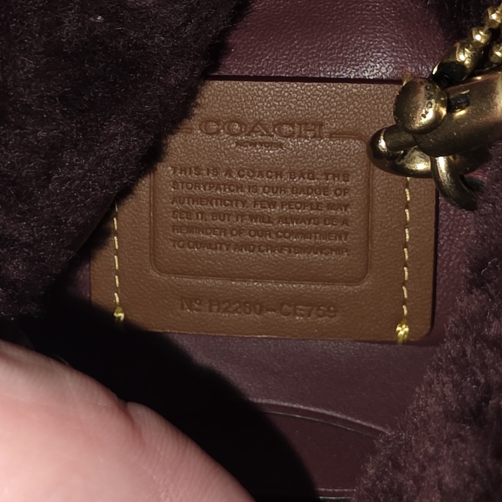 Nwot Coach Drawstring Shearling Pouch In Burgundy… - image 7